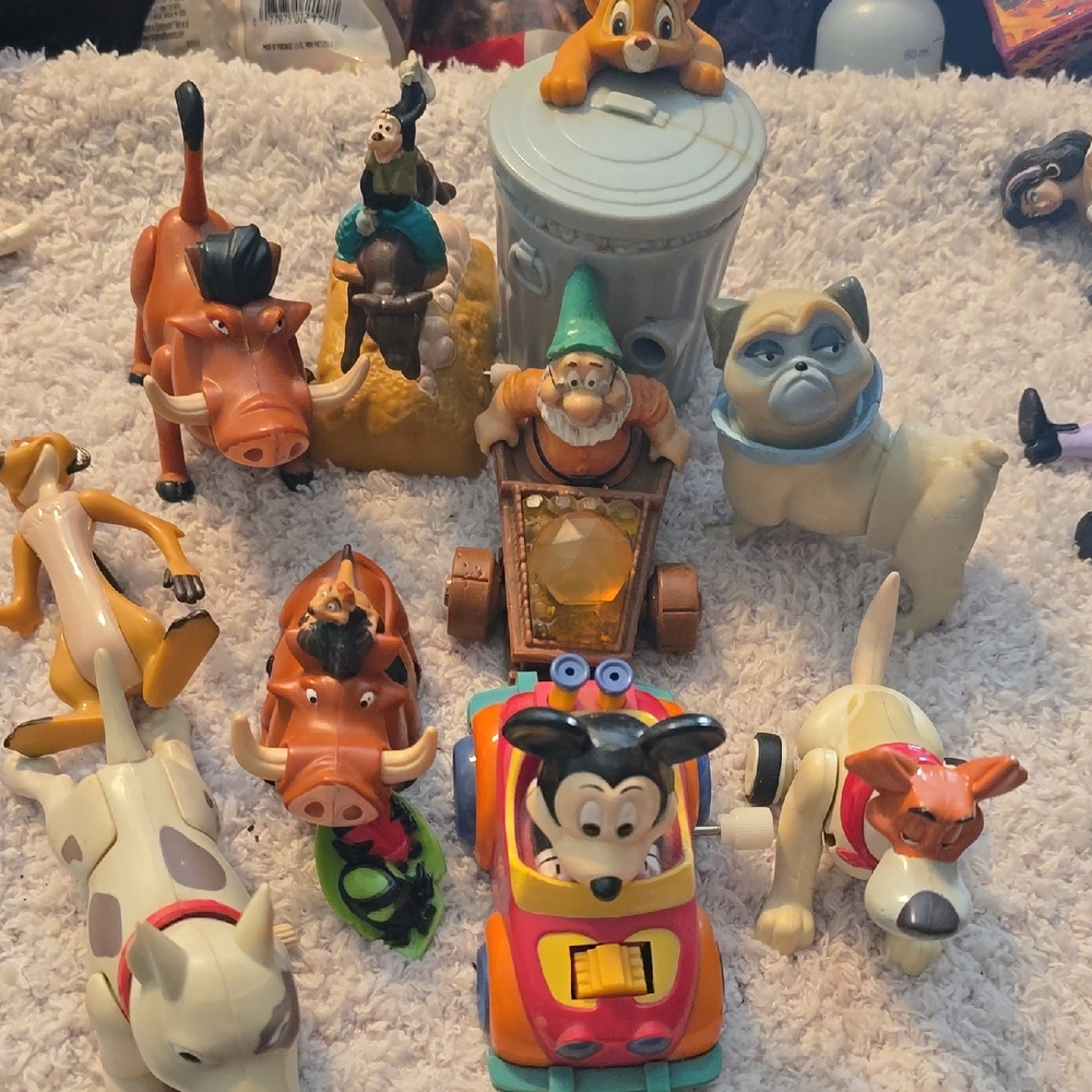 ♡♡♡ Disney Mickey Mouse and Friends Colorful Toy Car Set - Assorted Toys